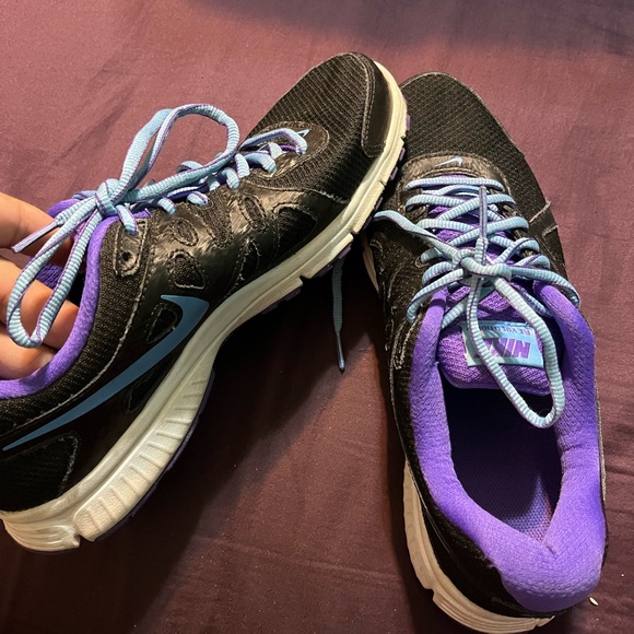 Nike Shoes - NIKE shoes